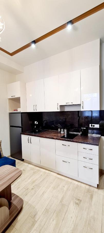 Deluxe Apartment In City Center Yerevan Exterior foto