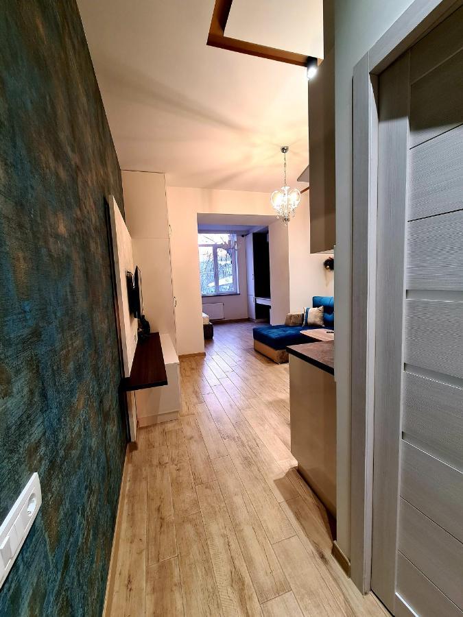 Deluxe Apartment In City Center Yerevan Exterior foto