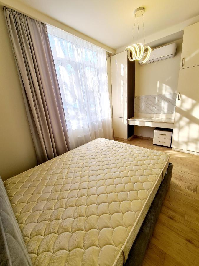 Deluxe Apartment In City Center Yerevan Exterior foto