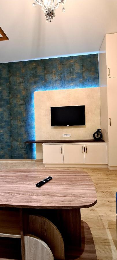 Deluxe Apartment In City Center Yerevan Exterior foto