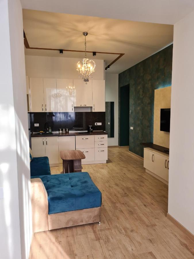 Deluxe Apartment In City Center Yerevan Exterior foto