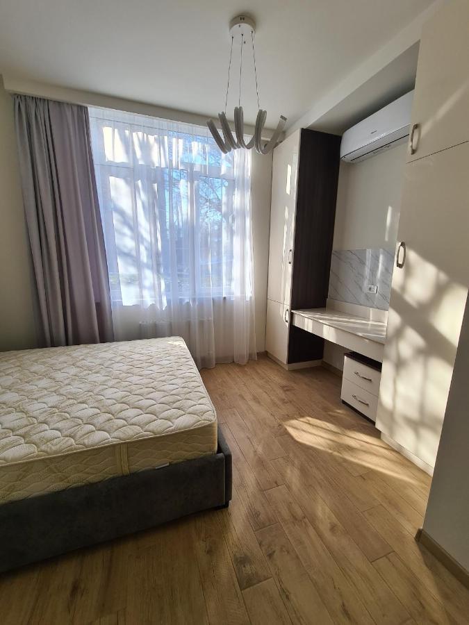 Deluxe Apartment In City Center Yerevan Exterior foto
